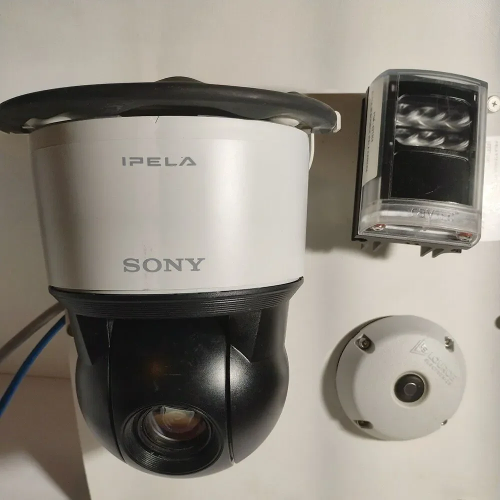 Sony IPELA SNC-EP520 Commercial Surveillance Camera  Mount, Raytec,Louroe  Set